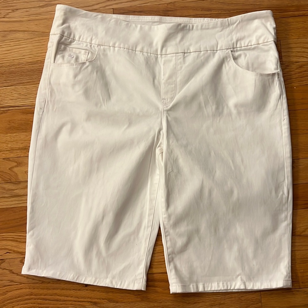 White cotton duck Bermudas sz 18W Gloria Vanderbilt